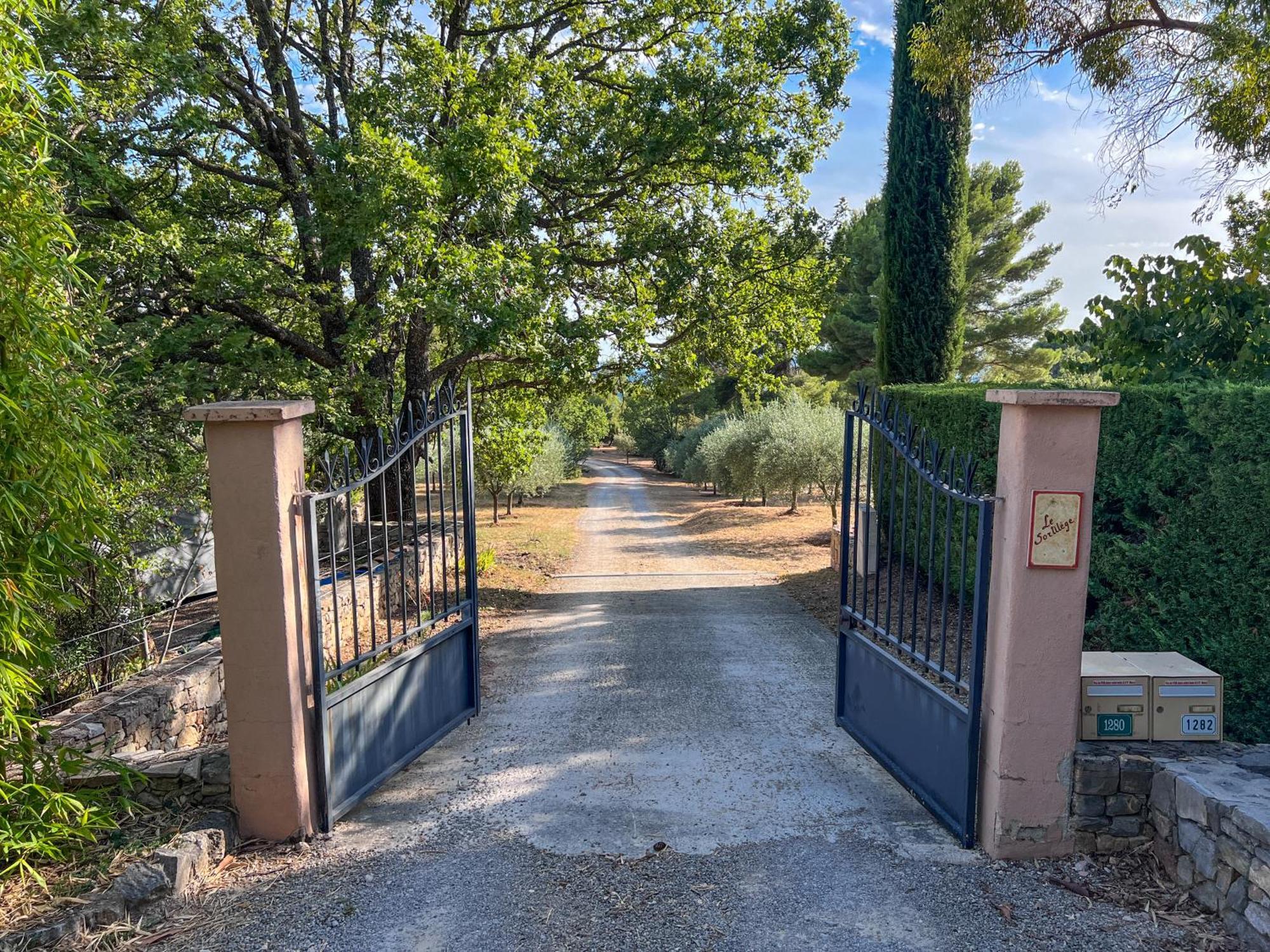 Villa "Le Sortilege" Vue Panoramique Et Piscine تورتور المظهر الخارجي الصورة